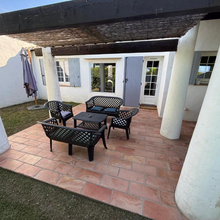Domaine du Soleil Couchant - Three-Bedroom House - 18