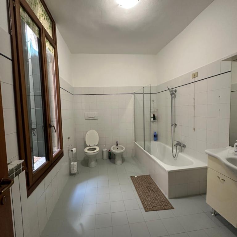 Golden Venezia Guest Rooms - Camera Matrimoniale con Bagno in Comune - 6
