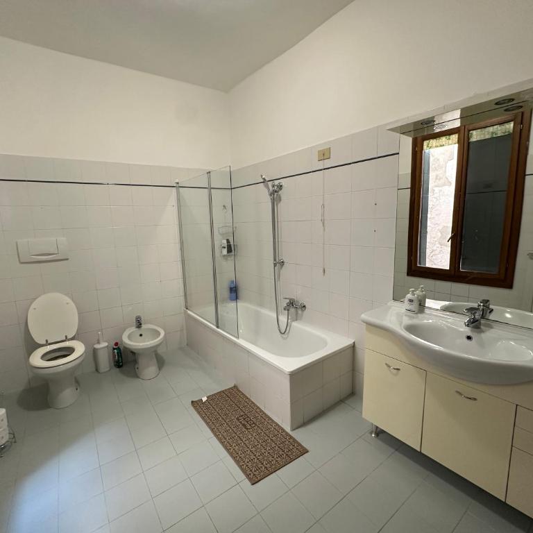 Golden Venezia Guest Rooms - Camera Matrimoniale con Bagno in Comune - 7