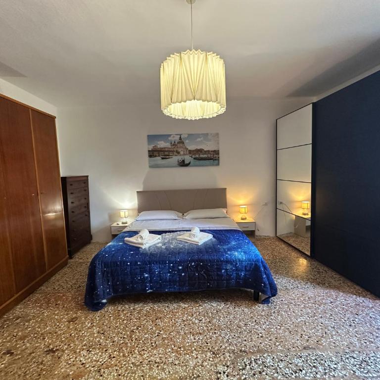 Golden Venezia Guest Rooms - Camera Matrimoniale con Bagno in Comune - 19