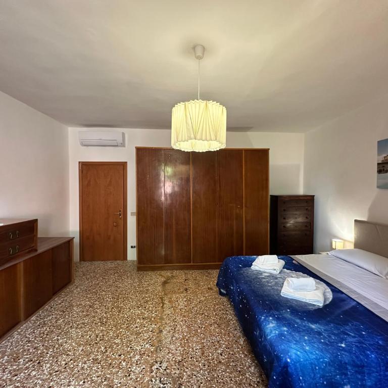 Golden Venezia Guest Rooms - Camera Matrimoniale con Bagno in Comune - 21