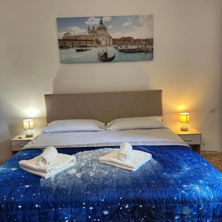 Golden Venezia Guest Rooms - Camera Matrimoniale con Bagno in Comune - 28