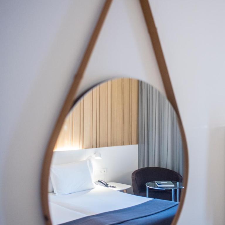 Silken Ramblas - Standard Club Double or Twin Room - 6