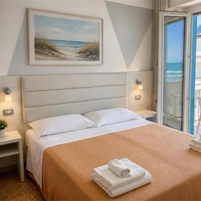 Hotel Degli Angeli Riccione - Camera tripla con Vista Mare Laterale - 9