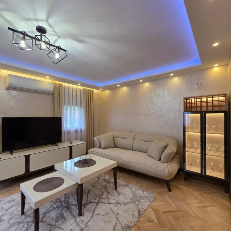 Apartmani Central 6 & Free Parking - One-Bedroom Apartment - 1