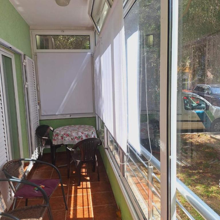 Two-bedroom apartment in the center of Budva - Apartman sa 2 Spavaće Sobe - 2