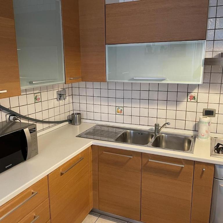 Sansa House Comfortable and within walking distance of the center - Two-Bedroom Apartment - 9
