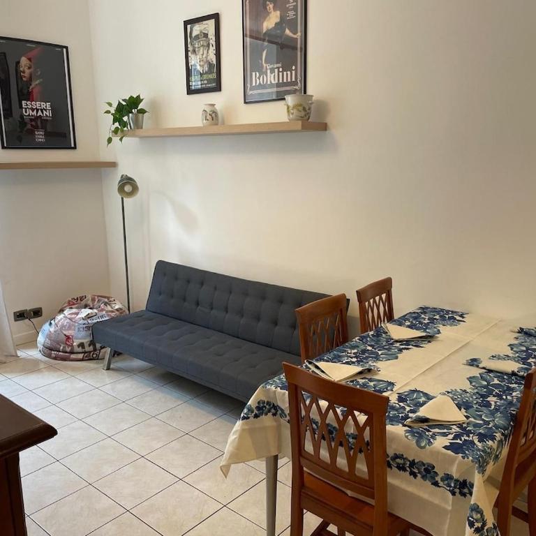 Sansa House Comfortable and within walking distance of the center - Two-Bedroom Apartment - 25