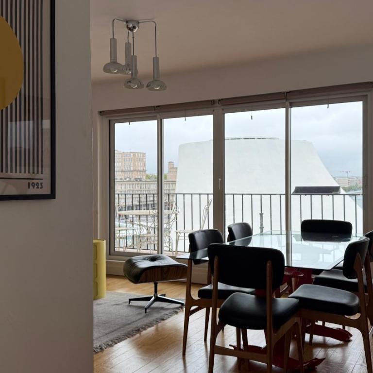 Appartement au design rétro avec ascenseur, balcon et vue panoramique - Apartment mit 2 Schlafzimmern - 6