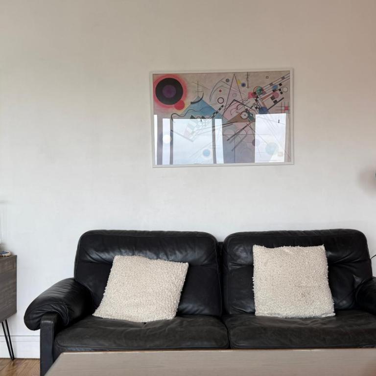 Appartement au design rétro avec ascenseur, balcon et vue panoramique - Apartment mit 2 Schlafzimmern - 17