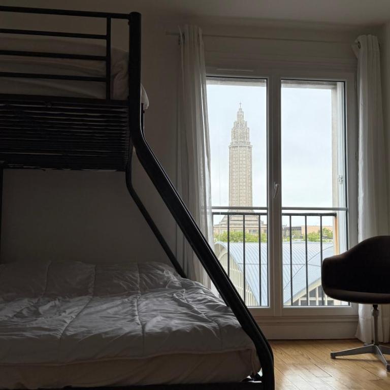 Appartement au design rétro avec ascenseur, balcon et vue panoramique - Apartment mit 2 Schlafzimmern - 29