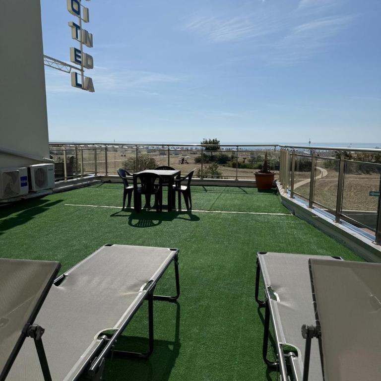 Hotel Linda - Camera Matrimoniale con Balcone e con Vista Mare Parziale - 2