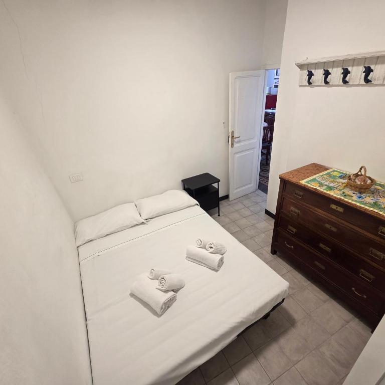 NICHOLISA Apartment - Wifi kitchen and AC - Two-Bedroom Apartment with City View - 20