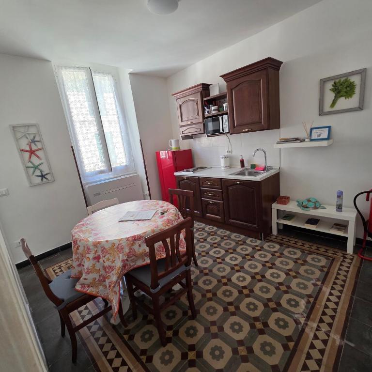 NICHOLISA Apartment - Wifi kitchen and AC - Two-Bedroom Apartment with City View - 7