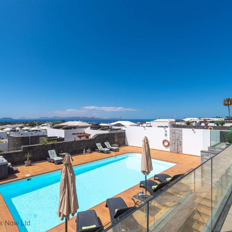 Villa Lobos - Retro Family Villa by Villas Now - Villa - 6