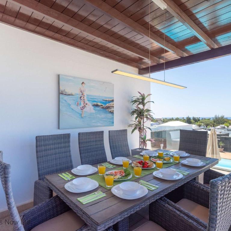 Villa Lobos - Retro Family Villa by Villas Now - Villa - 5