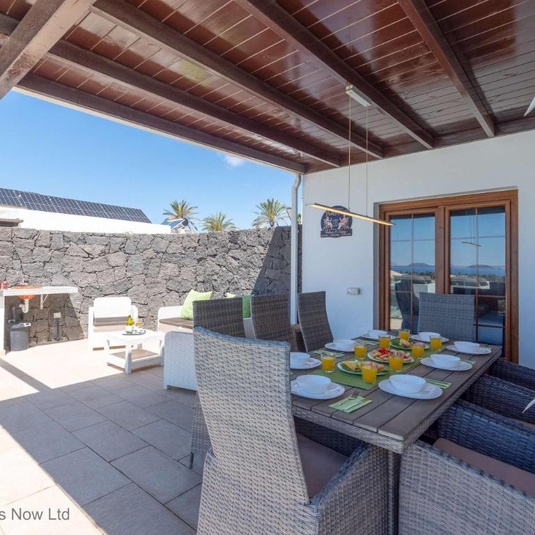 Villa Lobos - Retro Family Villa by Villas Now - Villa - 46