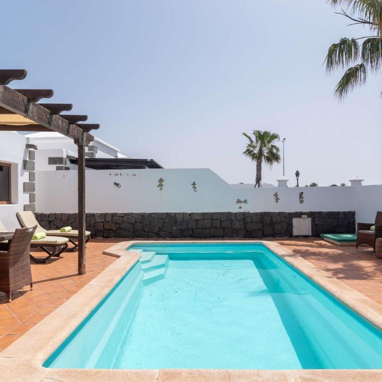 Casa Annabelle - Playa Blanca by Villas Now - Villa - 2