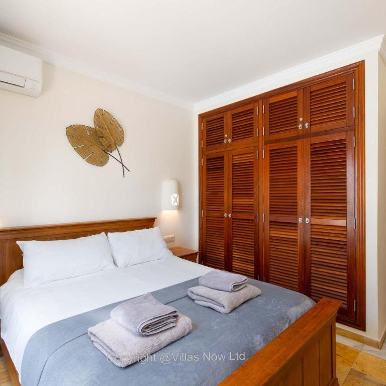 Villa Del Faro - Sunshine Awaits by Villas Now Ltd - Villa - 3