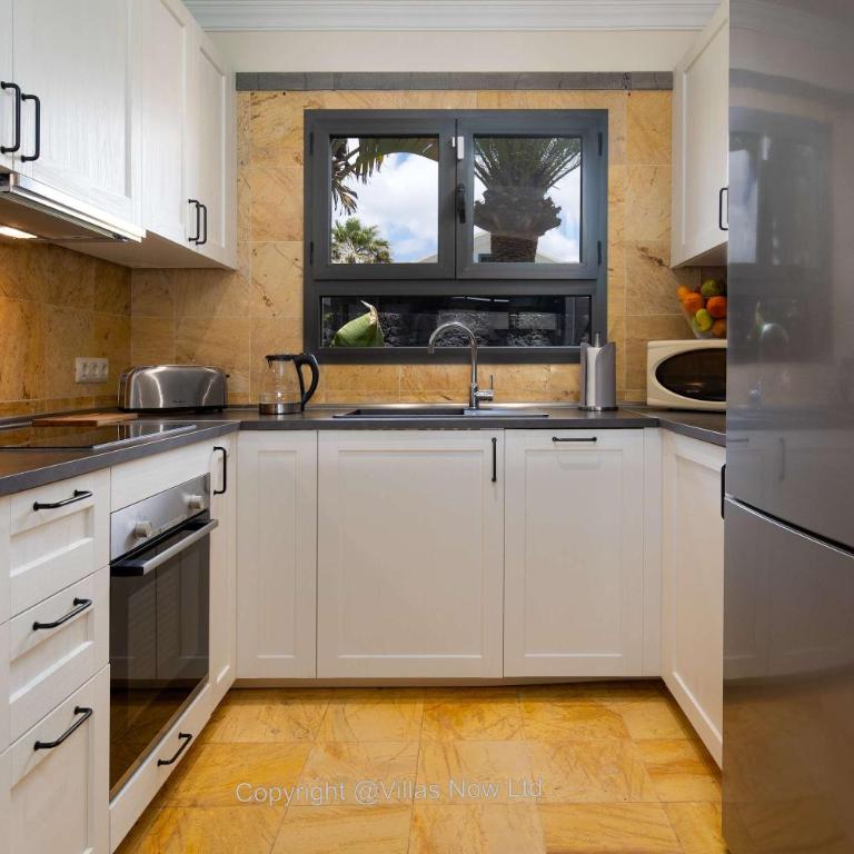 Villa Del Faro - Sunshine Awaits by Villas Now Ltd - Villa - 9