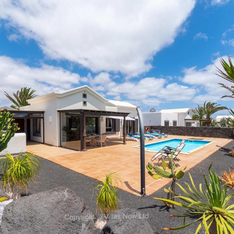 Villa Del Faro - Sunshine Awaits by Villas Now Ltd - Villa - 32