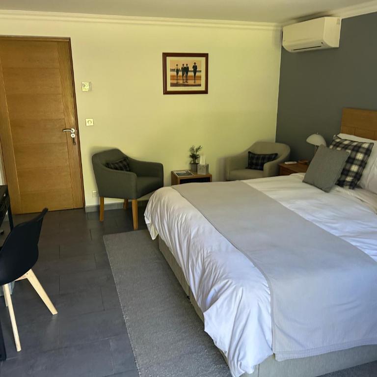Les Hortensias - Chambre Double ou Lits Jumeaux avec Salle de Bains Privative - 2