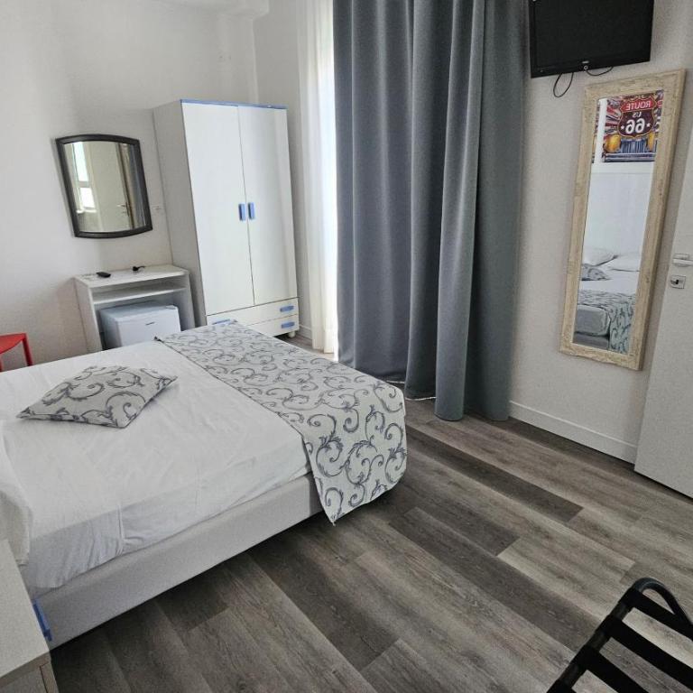 Hotel Linda - Camera Matrimoniale Standard - 4