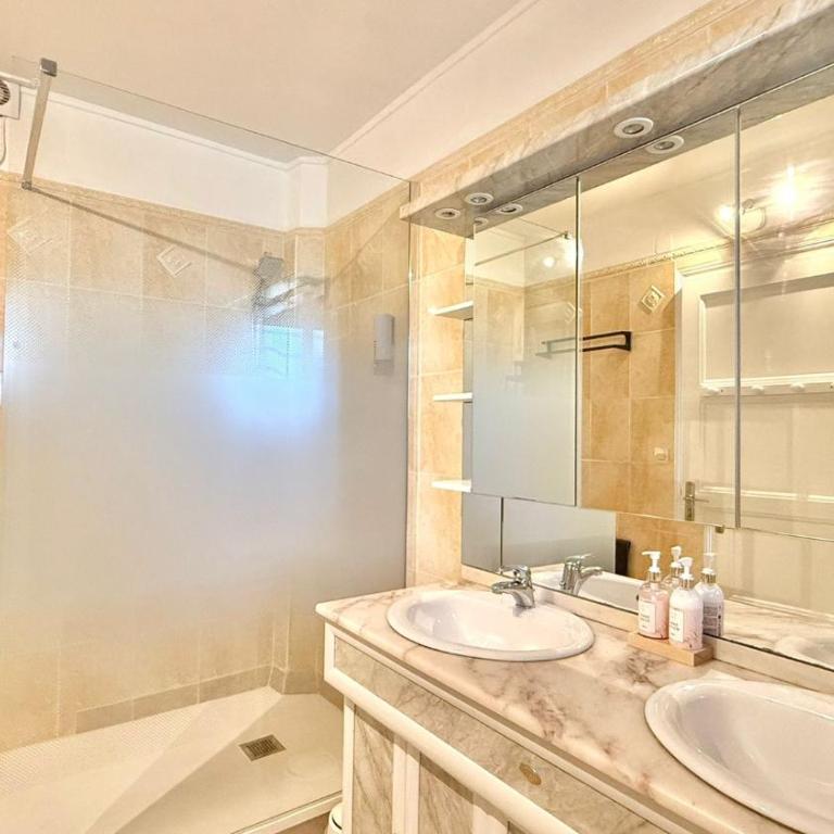 Face à la mer, T3 avec terrasse et parking privé - Apartamento de 2 dormitorios - 3