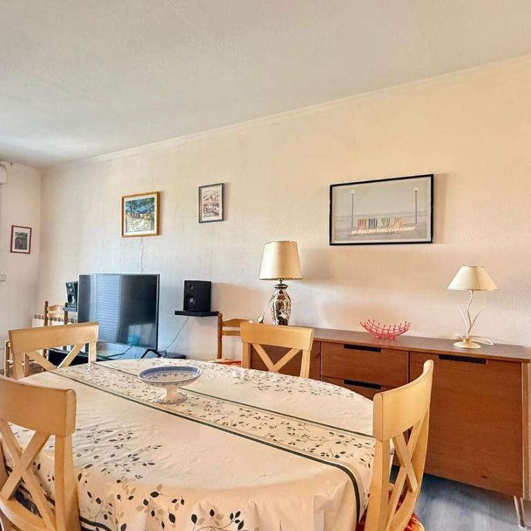 Appartement F2 à Fréjus avec terrasse et parking - Apartamento de 1 dormitorio - 8