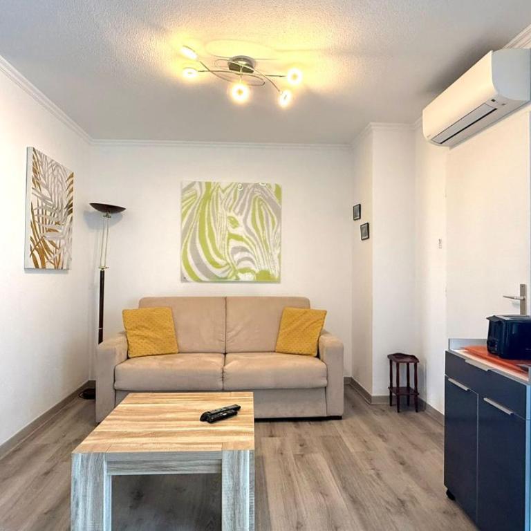 Appartement F2 à Fréjus avec terrasse et parking - Apartamento de 1 dormitorio - 2