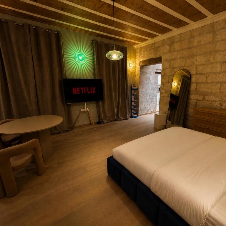 ROMANTIC ROOM in AVIGNON - patio - clim - hypercentre - Appartement - Rez-de-Chaussée - 20
