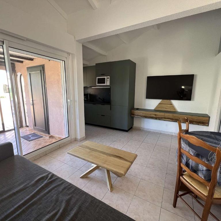 Charmant pavillon T2 avec terrasse et parking privé, près commerces et plage privée au Barcarès - FR-1-81-259 - Villa - 10