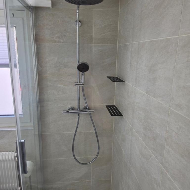 Diana 1 appartement spacieux 5 pièces - Apartment mit 4 Schlafzimmern und einem Balkon - 8
