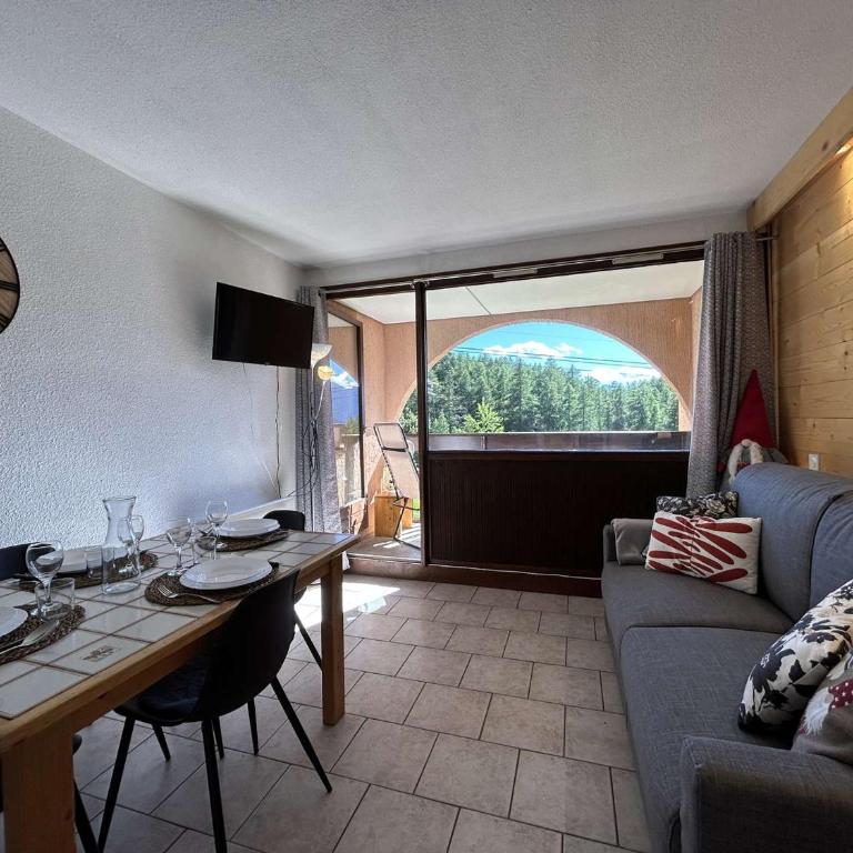 Montgenèvre : Studio rénové, ski aux pieds, 4 pers., parking inclus, animaux acceptés - FR-1-330D-135 - Apartment - 18