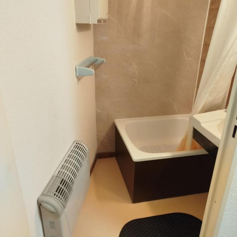Magnifique studio au pied des montagnes - Apartment - 11