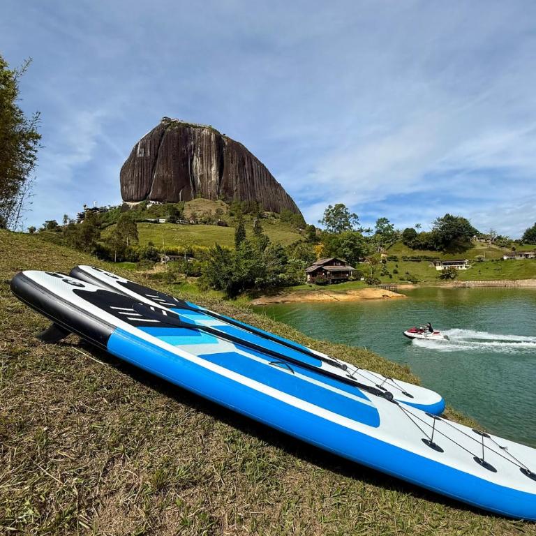 Rock View with Jacuzzi, Paddleboards and Lake - Villa - 4