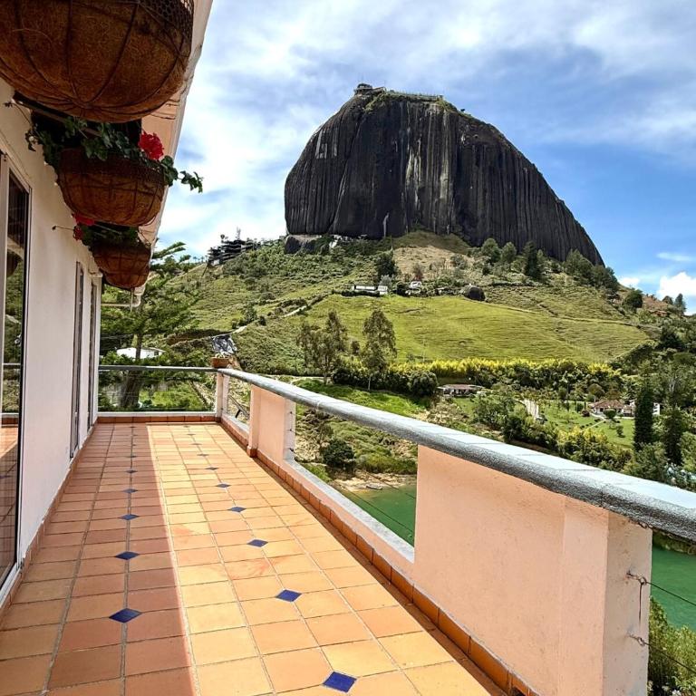 Rock View with Jacuzzi, Paddleboards and Lake - Villa - 46
