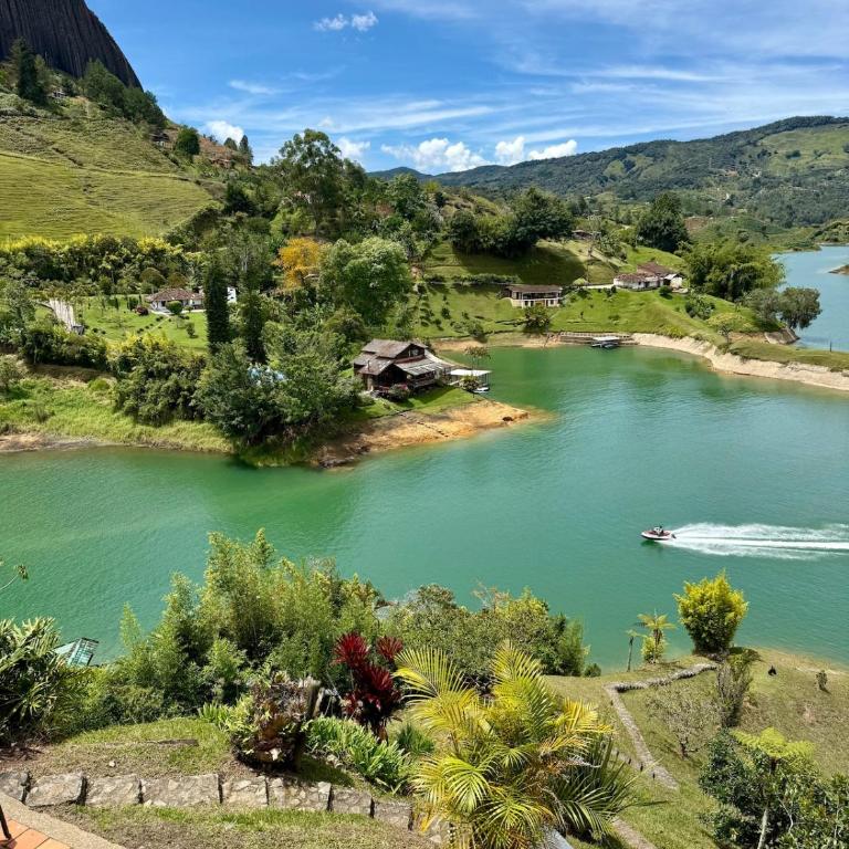Rock View with Jacuzzi, Paddleboards and Lake - Villa - 56