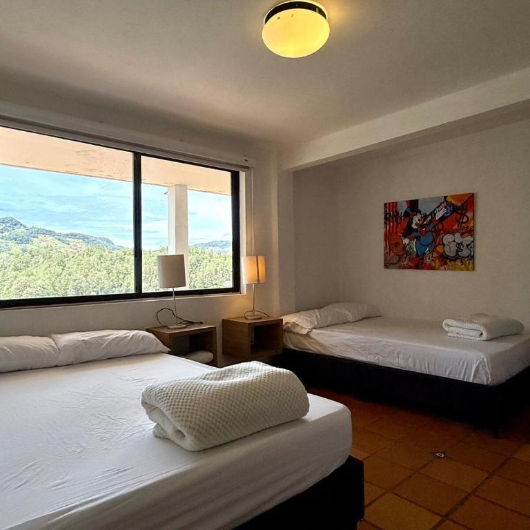 Rock View with Jacuzzi, Paddleboards and Lake - Villa - 71