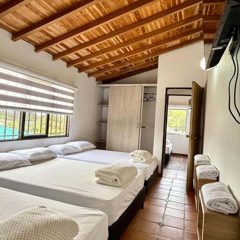 Rock View with Jacuzzi, Paddleboards and Lake - Villa - 92