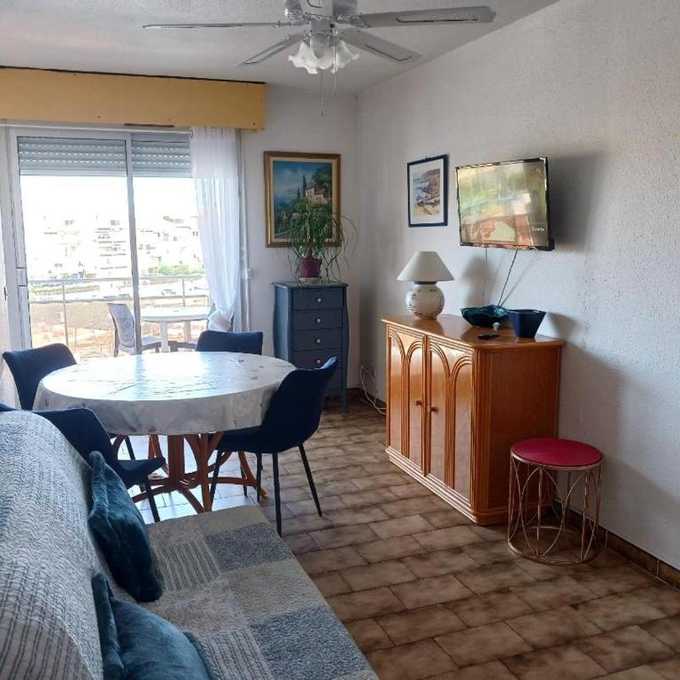 Appartement T2 vue Mer et Port,2 balcons, Parking privé - Apartamento con vistas al mar - 10