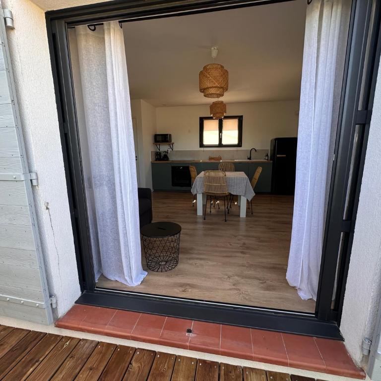 Maison avec vue sur le massif de l Étoile - Appartement 1 Chambre - 12