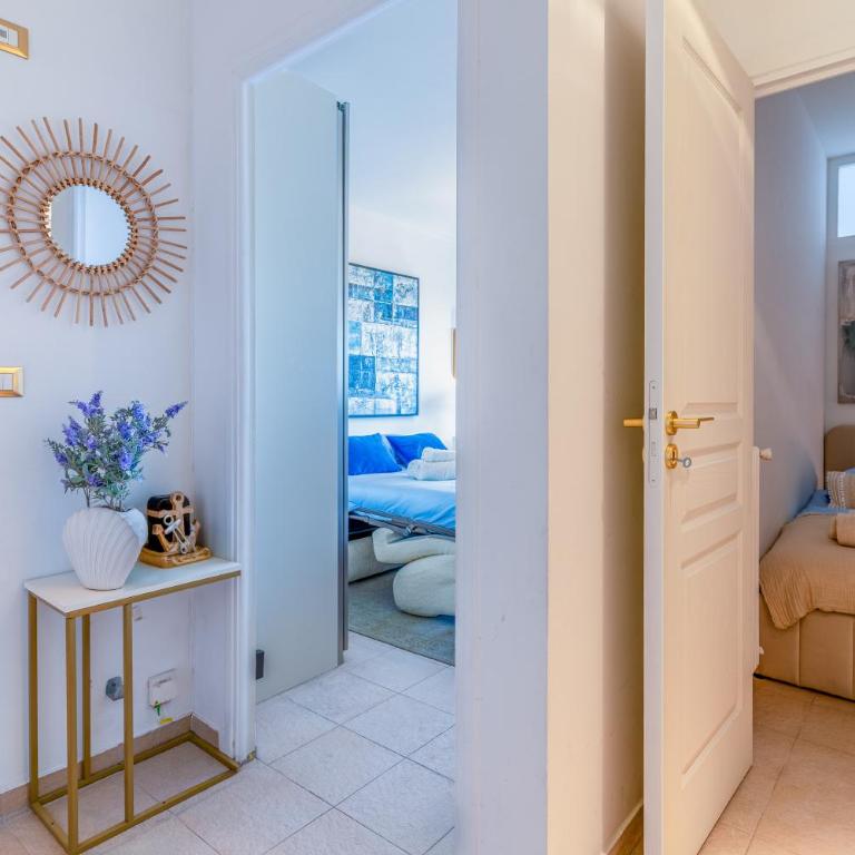 BLUE RIVIERA - vue mer - proche centre et gare - Appartement 1 Chambre - 8
