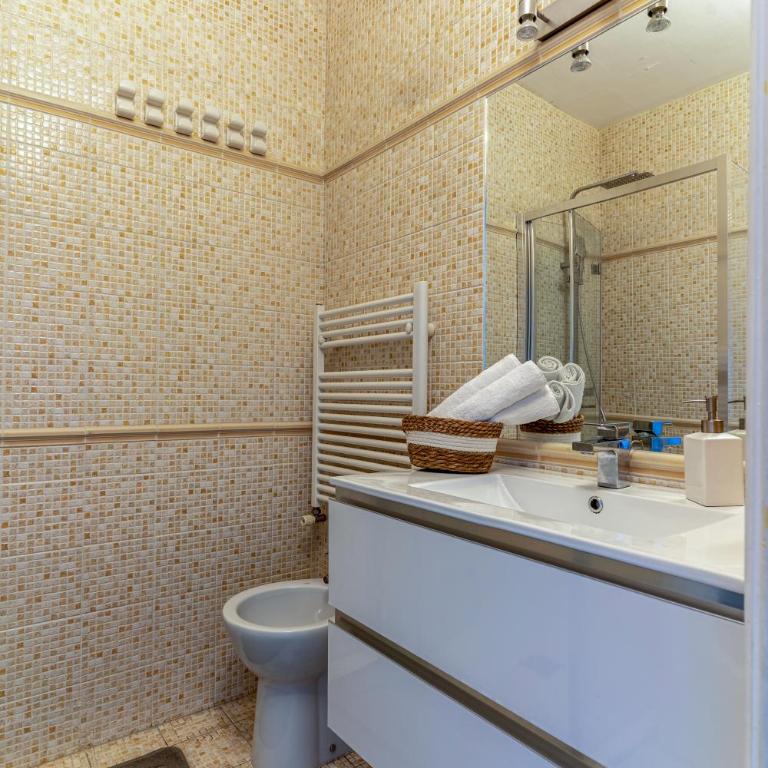 BLUE RIVIERA - vue mer - proche centre et gare - Appartement 1 Chambre - 45