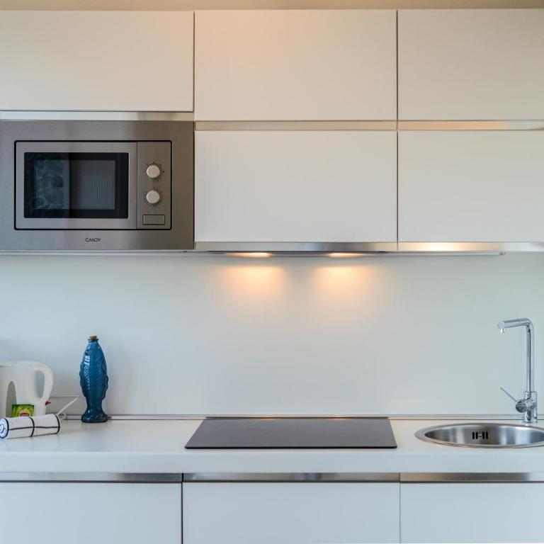 BLUE RIVIERA - vue mer - proche centre et gare - Appartement 1 Chambre - 34