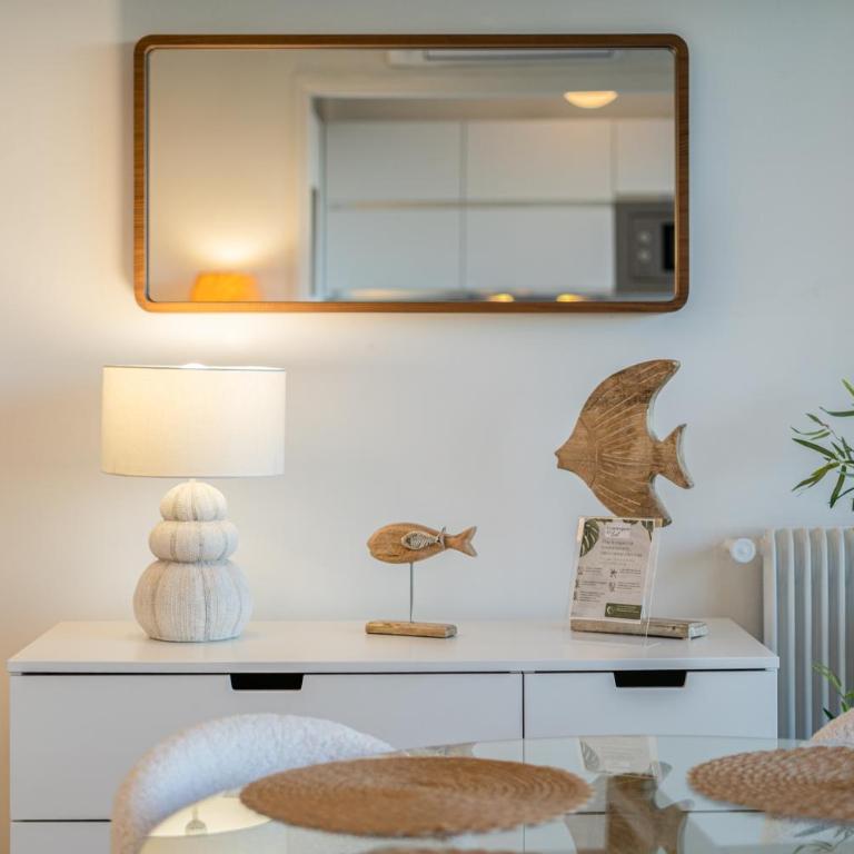 BLUE RIVIERA - vue mer - proche centre et gare - Appartement 1 Chambre - 23