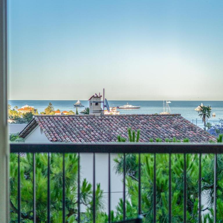 BLUE RIVIERA - vue mer - proche centre et gare - Appartement 1 Chambre - 47