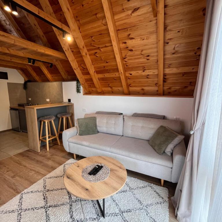 Underwoods_chill - One-Bedroom Chalet - 8