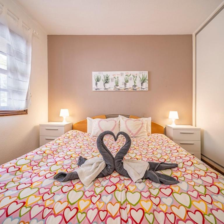 Tropical garden, big terrace, pools, sleeps 4 - One-Bedroom Apartment - 5