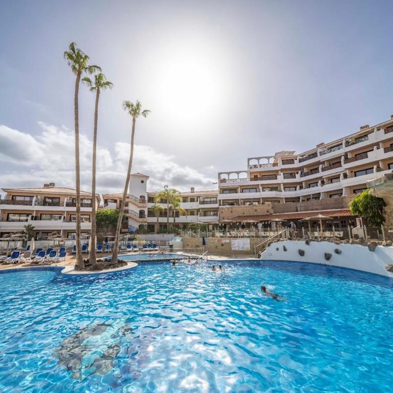Tropical garden, big terrace, pools, sleeps 4 - One-Bedroom Apartment - 7